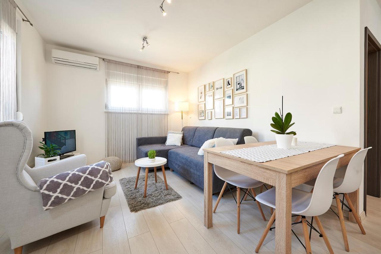Apartmani Sara I Klara Trogir Kültér fotó