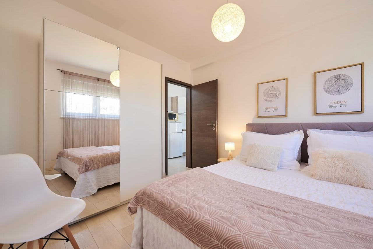 Apartmani Sara I Klara Trogir Kültér fotó