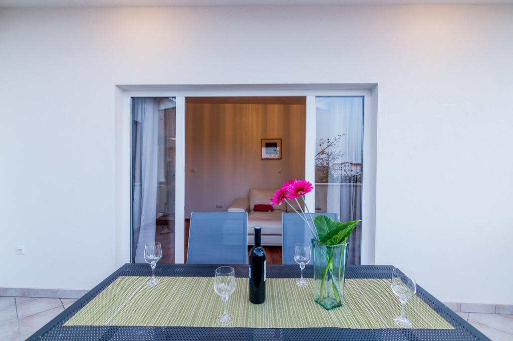 Apartmani Sara I Klara Trogir Kültér fotó