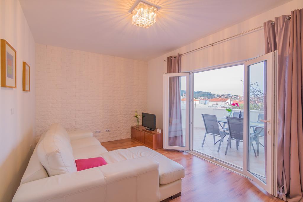 Apartmani Sara I Klara Trogir Kültér fotó