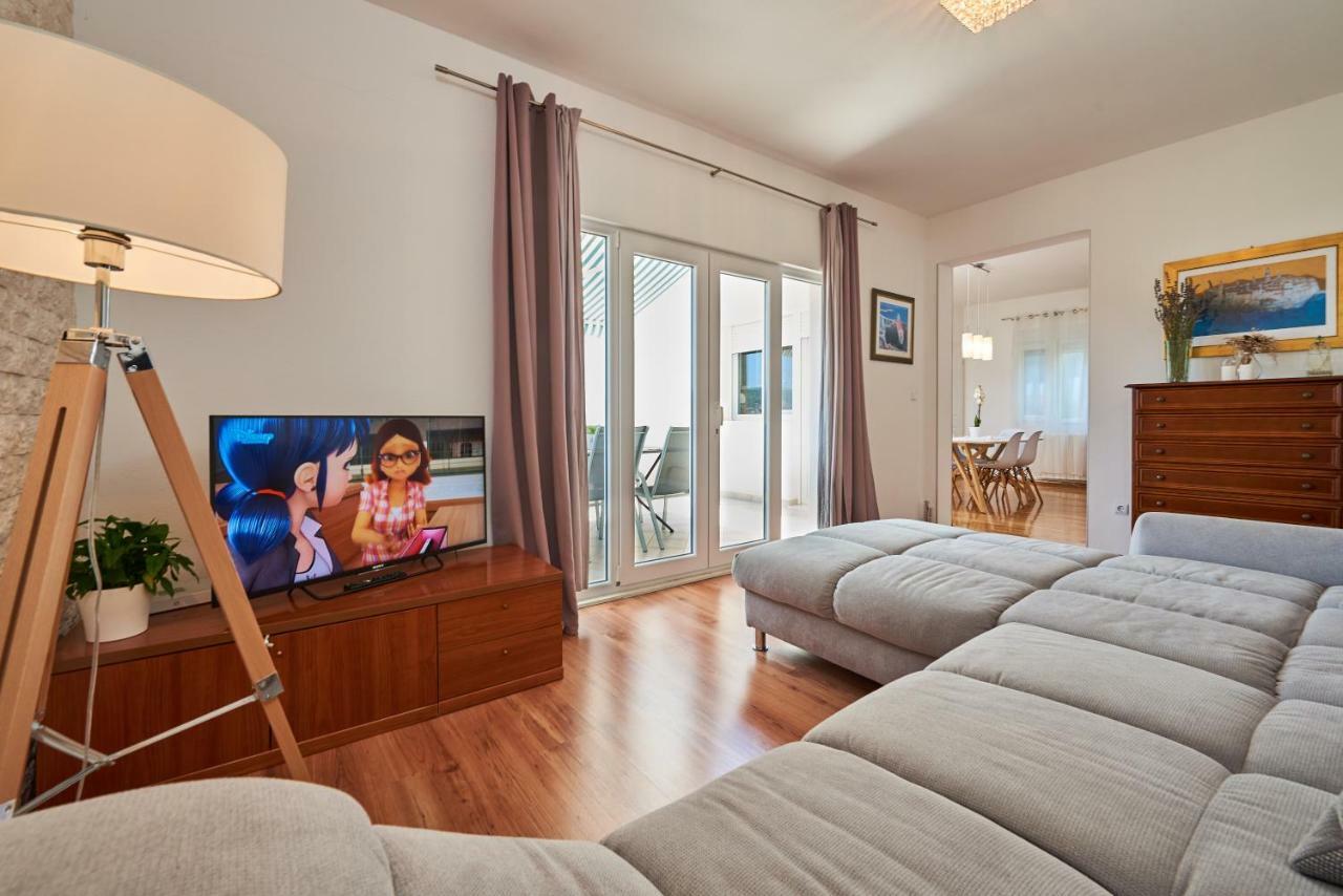 Apartmani Sara I Klara Trogir Kültér fotó