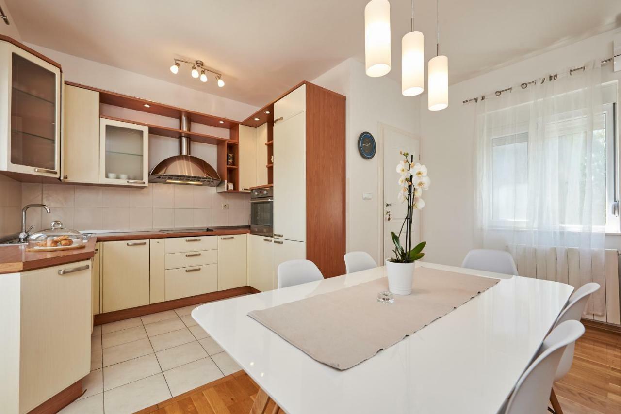 Apartmani Sara I Klara Trogir Kültér fotó
