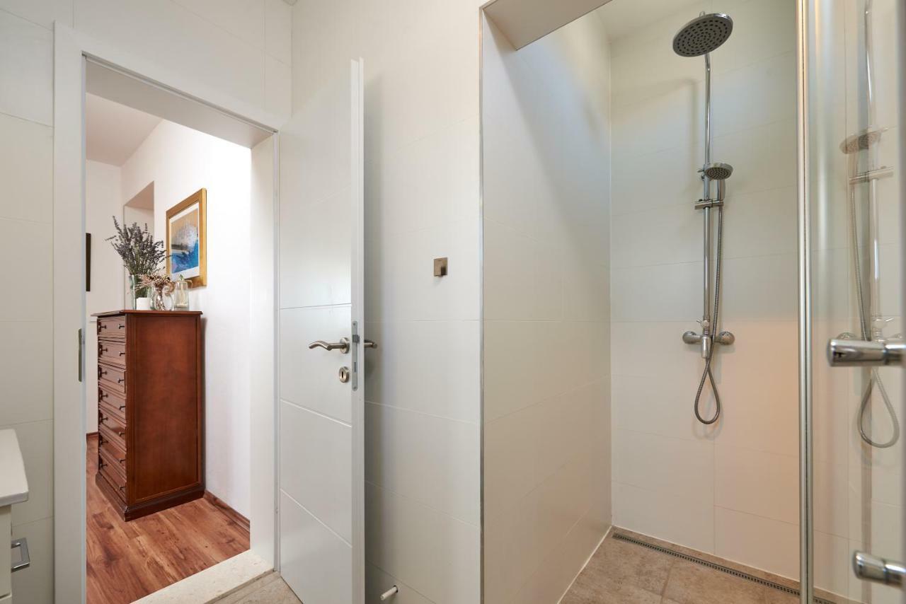 Apartmani Sara I Klara Trogir Kültér fotó