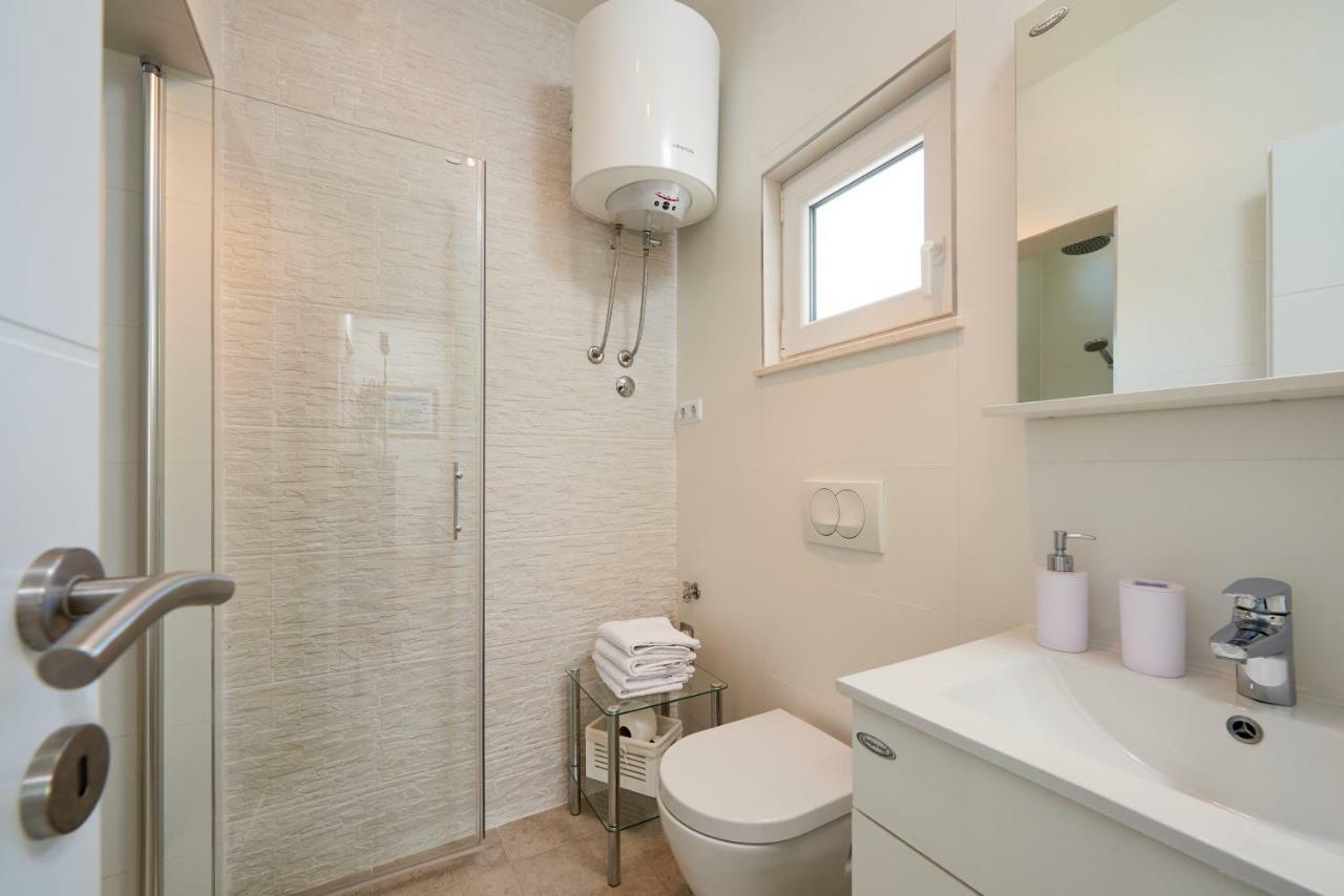 Apartmani Sara I Klara Trogir Kültér fotó